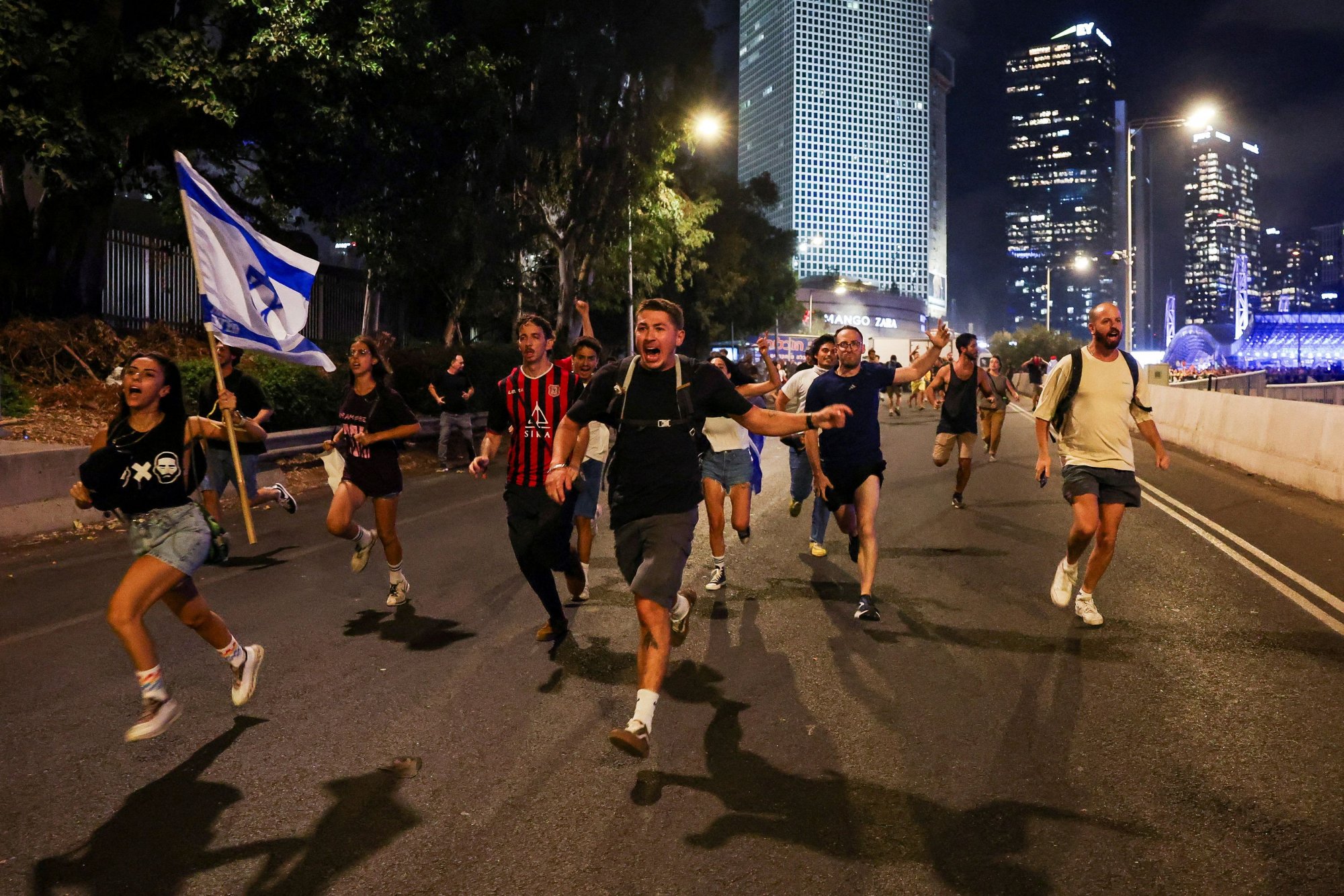 Ισραήλ: Παραλύει από τη γενική απεργία για τους έξι νεκρούς ομήρους