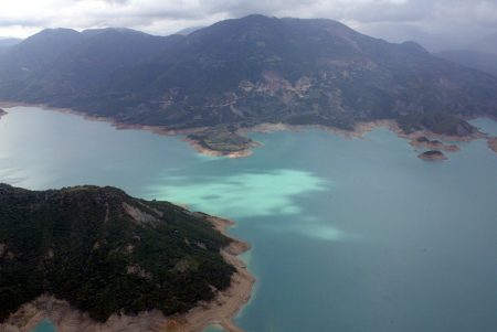 Λίμνη Κρεμαστών: Εντοπίστηκε πτώμα γυναίκας