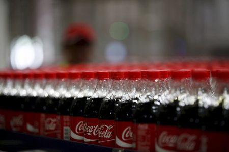 Coca Cola: Γιατί μπαίνει στο στόχαστρο των ιρλανδικών αρχών