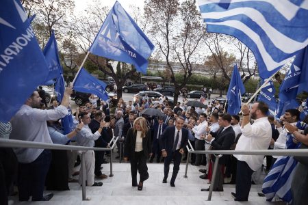 Μητσοτάκης στη ΔΕΘ: Γιατί έλειπαν Σαμαράς – Καραμανλής