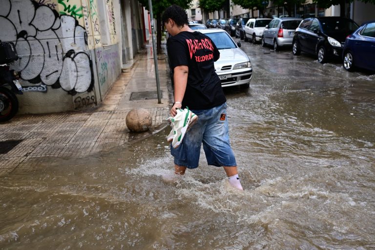 Κακοκαιρία ΑΤΕΝΑ: Πού θα είναι έντονα τα φαινόμενα τις επόμενες ώρες