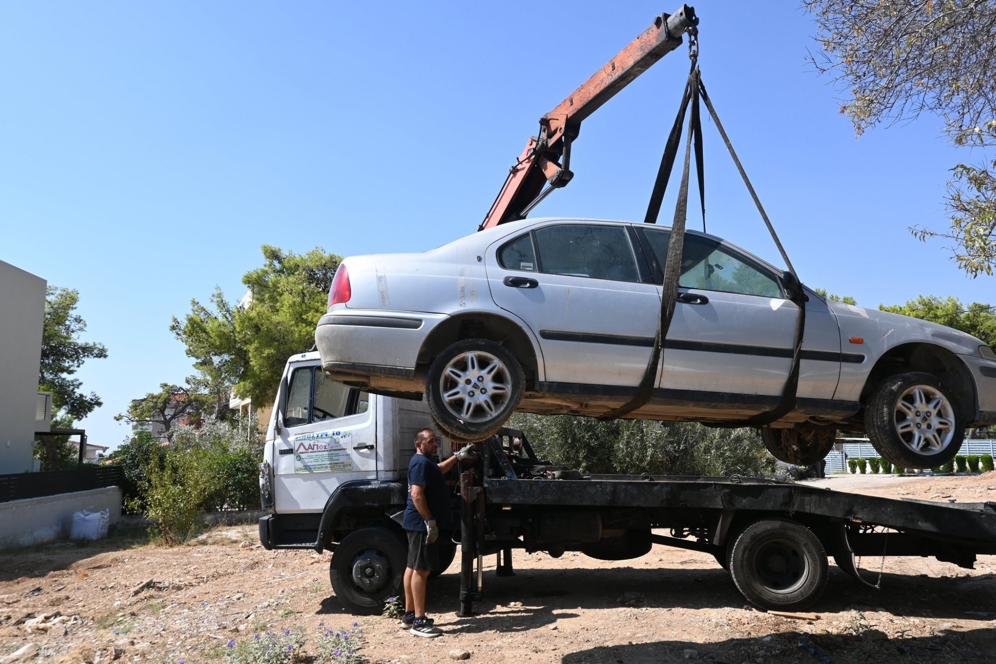 Επιχείρηση Απομάκρυνσης Εγκαταλελειμμένων Οχημάτων στον Δήμο Αχαρνών