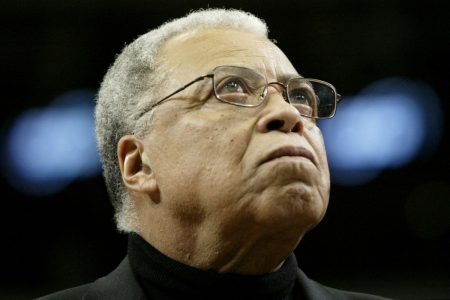 Ποιος ήταν o James Earl Jones: Ο τραυλισμός, η μπάσα φωνή που τον καθιέρωσε, τα βραβεία