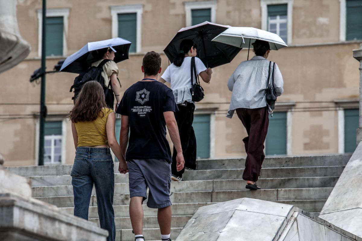 Κακοκαιρία ATENA: Πού κατευθύνονται τα έντονα φαινόμενα – Νέο έκτακτο από ΕΜΥ