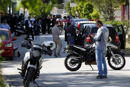 Νέα Φιλαδέλφεια: Πυροβολισμοί σε ΙΧ από δύο μηχανές – Τι κατήγγειλε 20χρονη