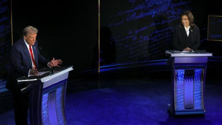 Τραμπ: «Στημένο» υπέρ της Κάμαλα το debate – Στηρίζει τη Χάρις η Τέιλορ Σουιφτ