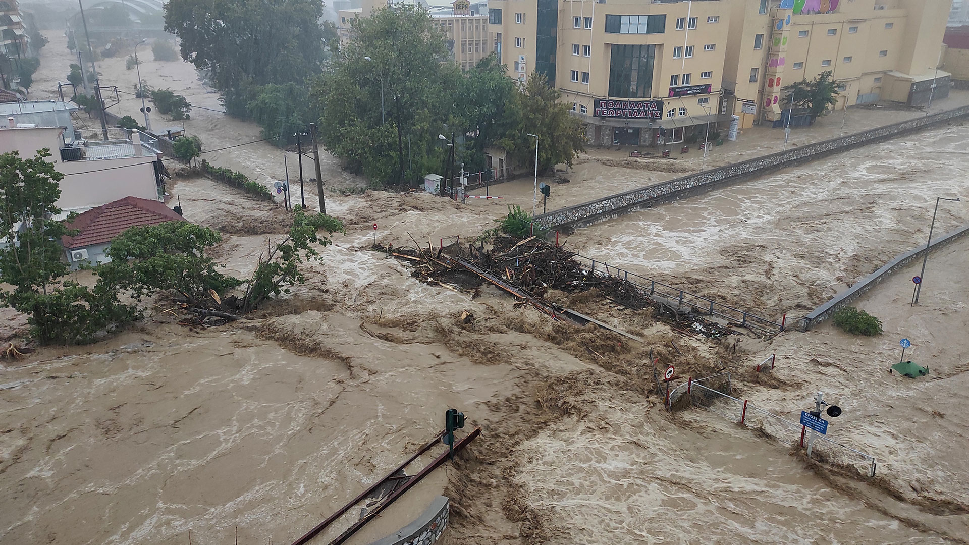 Άμεση Αποκατάσταση Δημοτικών Κτηρίων στον Αλμυρό από Καταστροφές του Daniel