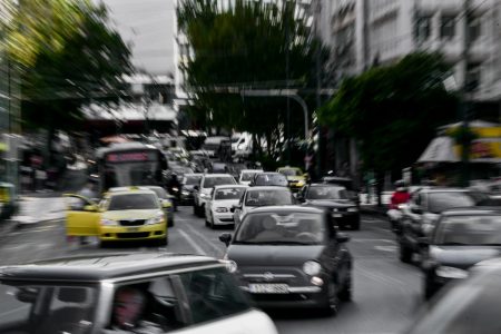 Νέος ΚΟΚ: Τα όρια ταχύτητας, τι αλλάζει με τα δίκυκλα, οι ποινές