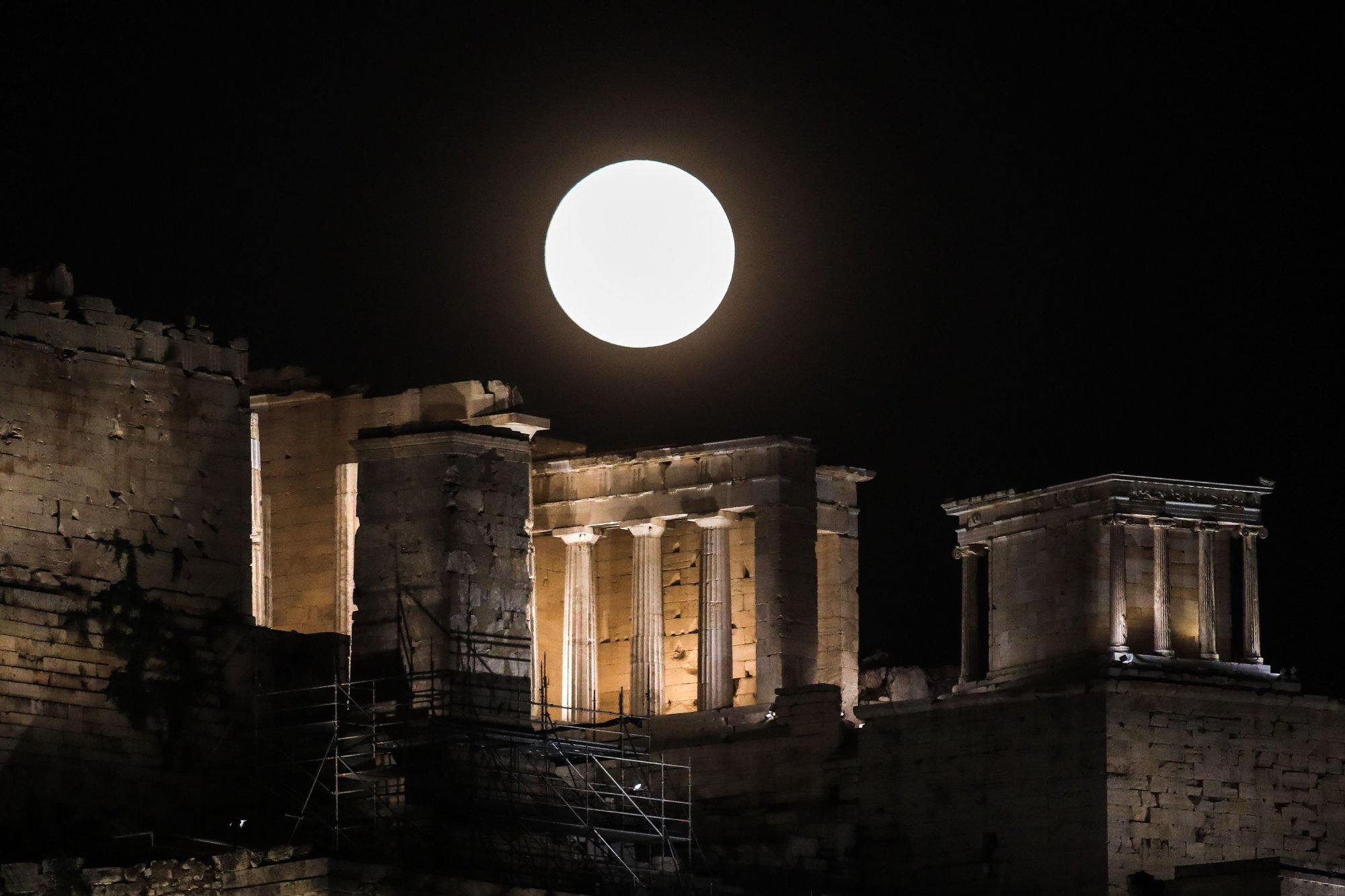 Πανσέληνος Σεπτεμβρίου: 6 μέρη στην Αττική για να την απολαύσετε