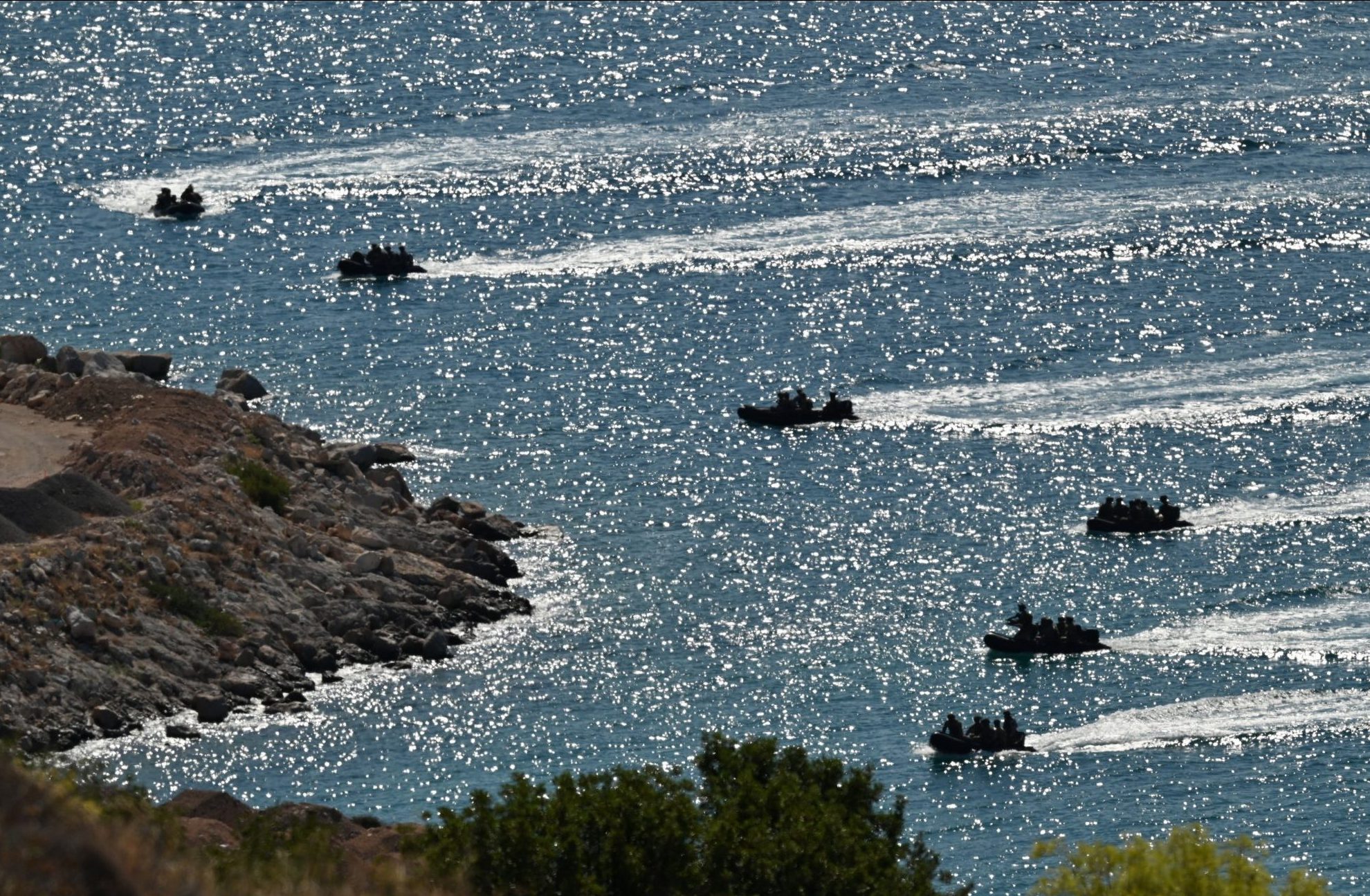 Υβριδικοί πόλεμοι, πιεστικές απαιτήσεις