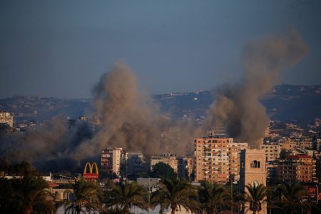 5 το πρωί: Τελευταία ευκαιρία για τον Λίβανο – Ωρες αγωνίας για τη Μαρινέλλα – Κληρώνει η υποψηφιότητα Φάμελλου