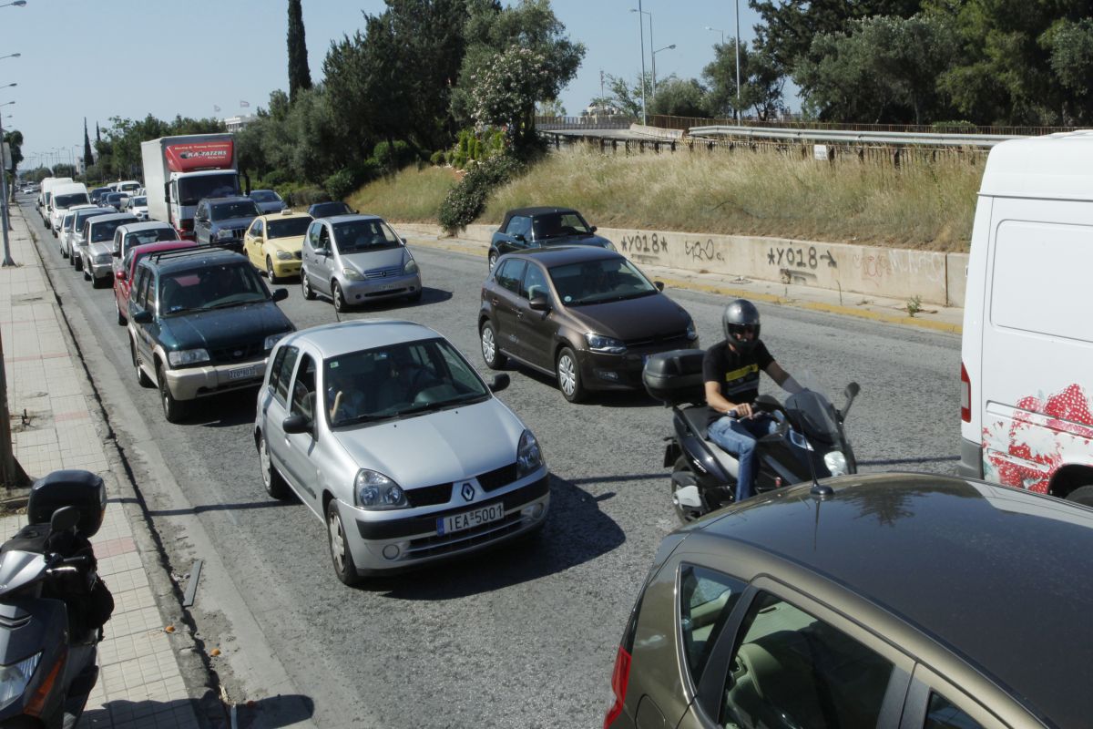 ΑΑΔΕ: Ερχονται ραβασάκια για τα τέλη κυκλοφορίας