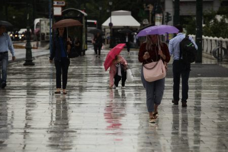 Καιρός: Ανατροπή με θυελλώδεις ανέμους, πτώση θερμοκρασίας, καταιγίδες – Από που ξεκινούν