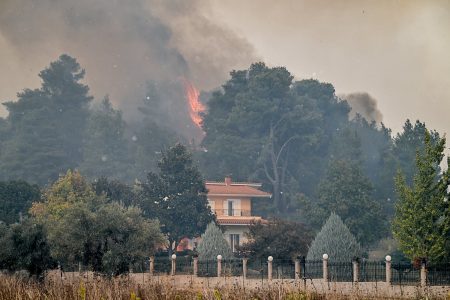 Φωτιά στην Ηλεία – Σε Γεράκι, Πανόπουλο, Χάβαρι τα μέτωπα – Καίγονται σπίτια