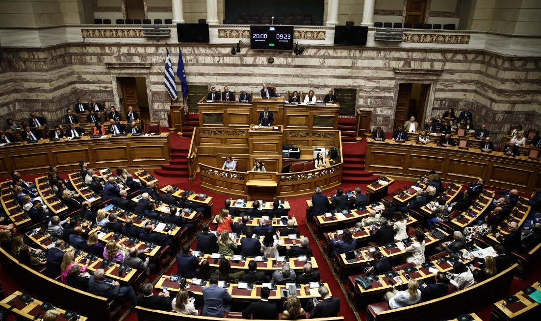 Προϋπολογισμός: Στο 2,3% η ανάπτυξη το 2025 – Τι προβλέπει για τη τιμή στο πετρέλαιο