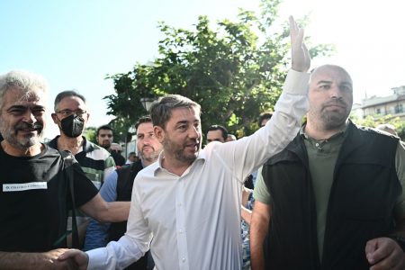 ΠαΣοΚ: Δυσκολίες στη σύνθεση του πρωινού καφέ – Τι προβληματίζει τον Ανδρουλάκη