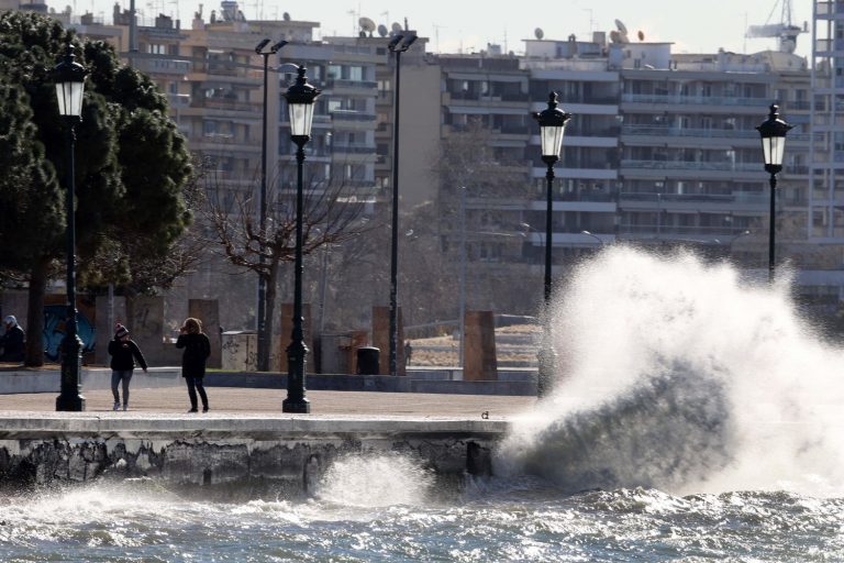 Καιρός:  Πτώση θερμοκρασίας και θυελλώδεις βοριάδες – Πού θα βρέξει