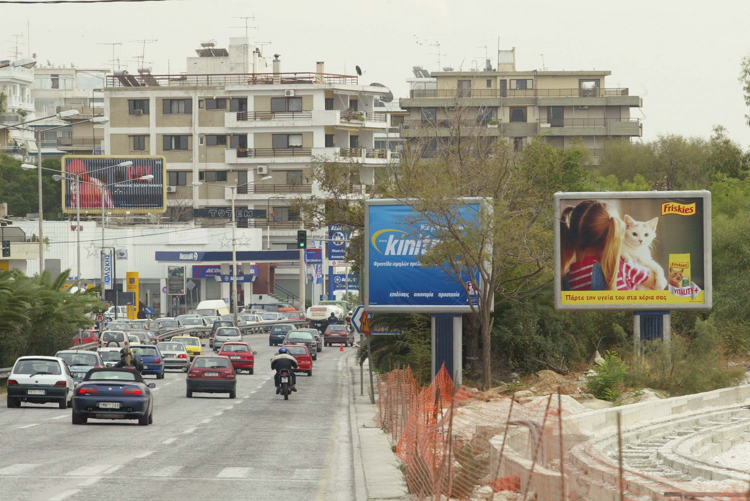 Ποσειδώνος – Τροχαίο: Κυκλοφοριακό κομφούζιο από τη σύγκρουση μηχανής με ΙΧ