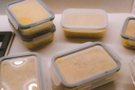 Tupperware: Σώθηκαν τα θρυλικά τάπερ – Το πλάνο για τη νέα εταιρεία