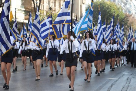 28η Οκτωβρίου: Με σύμμαχο τον καιρό η μαθητική παρέλαση στη Θεσσαλονίκη