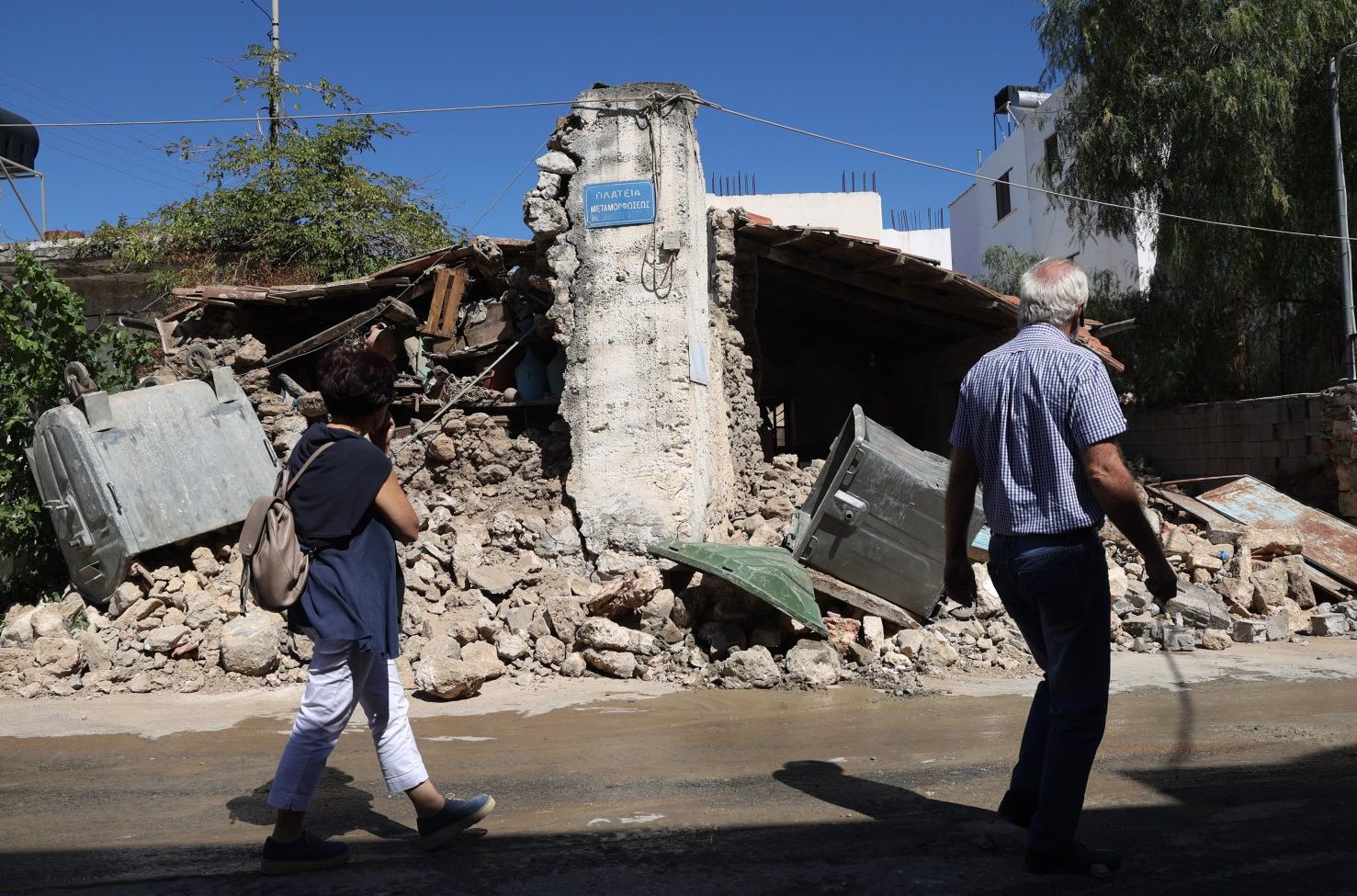 Σεισμόπληκτοι Αρκαλοχωρίου: Καταγγελία στον Συνήγορο του Πολίτη για την κυβερνητική αδράνεια