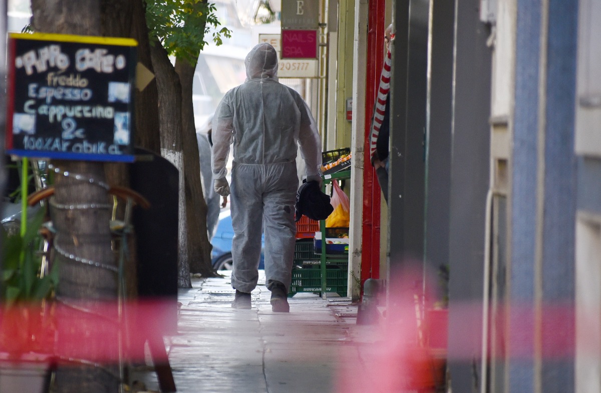 Αμπελόκηποι: Βρέθηκε και δεύτερο όπλο – Από πυροδότηση βόμβας η έκρηξη