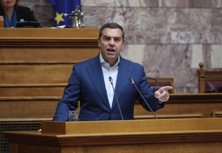 Τσίπρας: Η σκληρή κόντρα με την Κυβέρνηση και το «είμαι εδώ, δεν έφυγα»