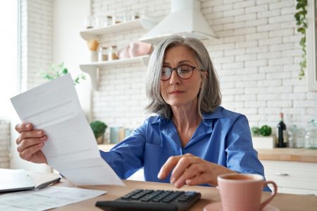 Εργαζόμενοι συνταξιούχοι: Πώς θα δείτε αύξηση στη σύνταξή σας (παραδείγματα)