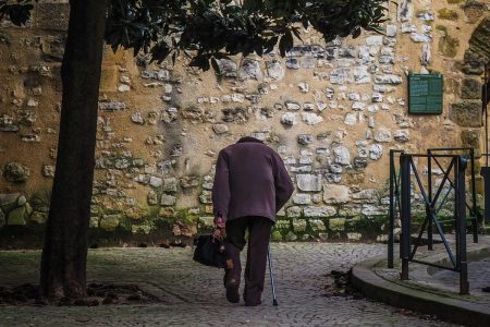 Πώς θα γίνουν πιο φιλικές οι πόλεις για τους ηλικιωμένους