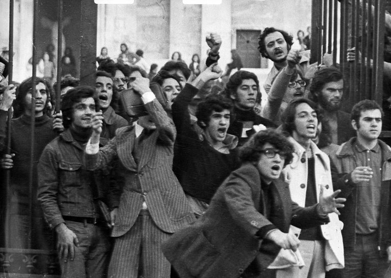 Πολυτεχνείο 1973: Προσωπικές αφηγήσεις φοιτητών κρατούν ζωντανή τη μνήμη της εξέγερσης