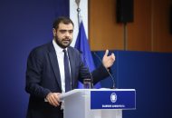 Παύλος Μαρινάκης: Ενωτική η ομιλία Καραμανλή – Προσβολές και ύβρεις από τον Σαμαρά