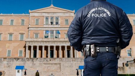 Αστυνομικός της Βουλής: Στη ΓΑΔΑ το χαμένο λάπτοπ – «Είχε άκρες παντού» λέει η 35χρονη