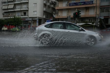 Καιρός: Προβλήματα από την καταιγίδα στην Αττική – Ποιες περιοχές θα επηρεαστούν τις επόμενες ώρες