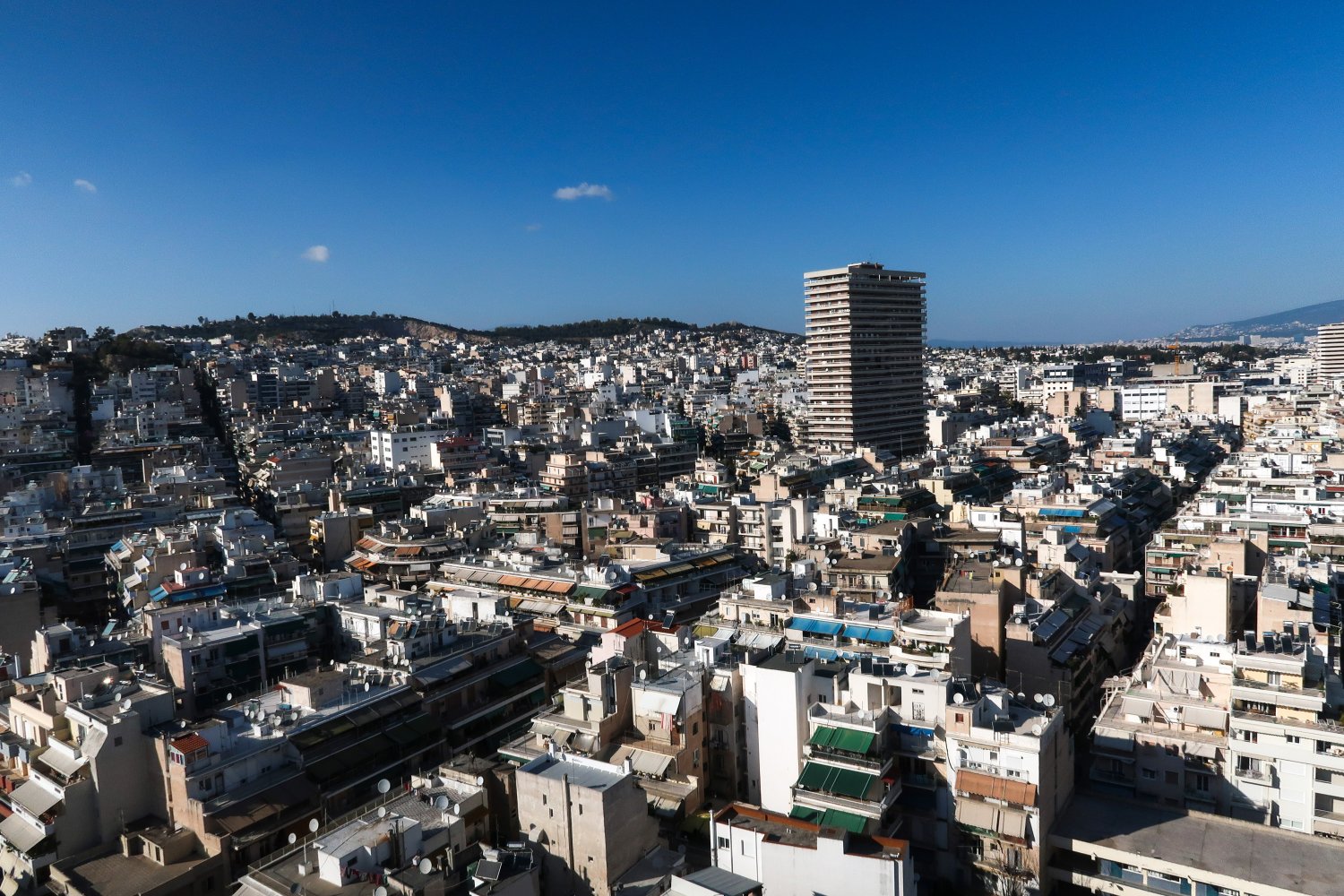 «Μπόνους» δόμησης: Νέα μάχη στα νότια προάστια για 43 οικοδομικές άδειες