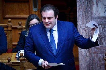 Βουλή: Κόντρα Πιερρακάκη με ΠαΣοΚ και ΣΥΡΙΖΑ για τα μη κρατικά πανεπιστήμια