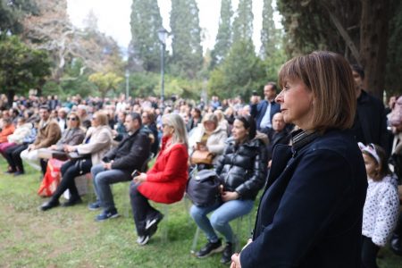 Γέμισε χριστουγεννιάτικες μελωδίες το Προεδρικό Μέγαρο