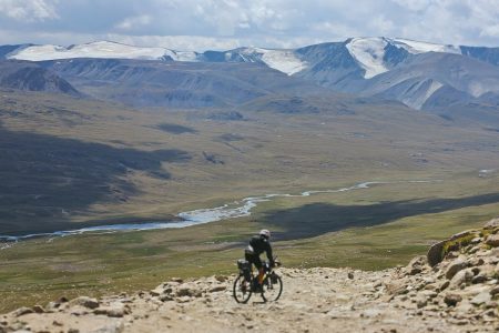 Silk Mountain Race: Ο πιο απαιτητικός ποδηλατικός αγώνας στον κόσμο μέσα από τον φακό του Angel Ballesteros