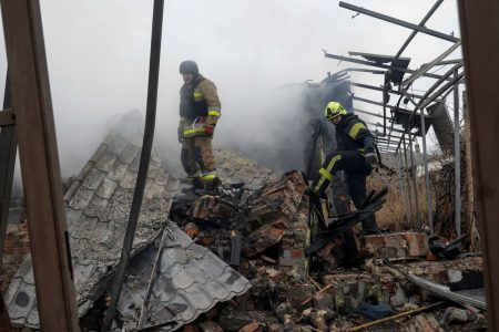 Ζελένσκι: Ο Πούτιν επέλεξε σκόπιμα τα Χριστούγεννα για να επιτεθεί