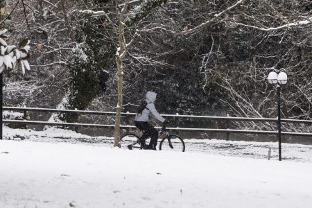 Καιρός: Κρύο και χιόνια το διήμερο των Χριστουγέννων – Νέοι χάρτες του meteo