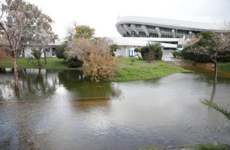 Ο ΣΥΡΙΖΑ φέρνει το πλημμυρισμένο ΣΕΦ στη Βουλή