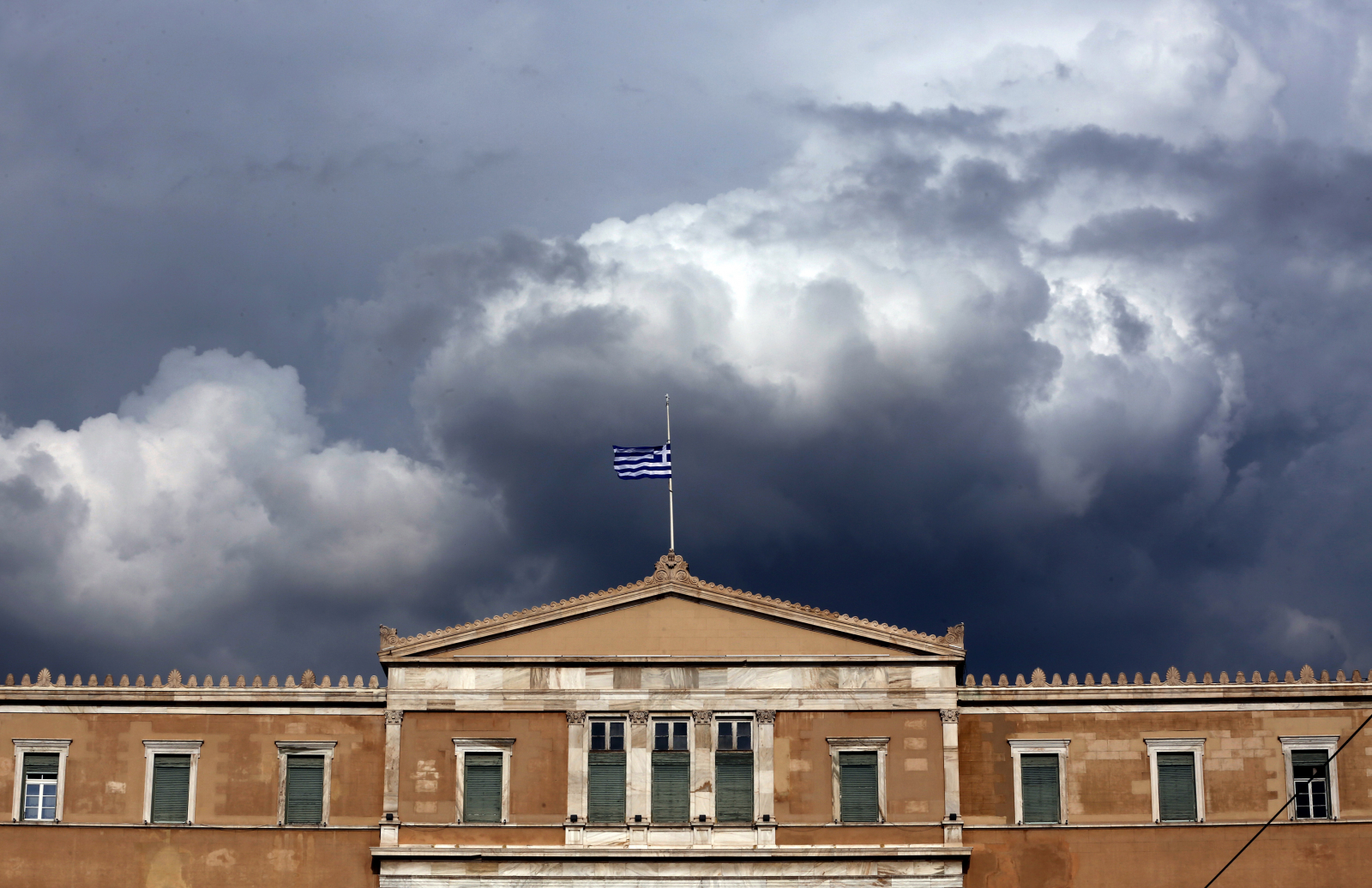 Εθνικό πένθος: Τι σηματοδοτεί, τι ισχύει και πότε κηρύσσεται