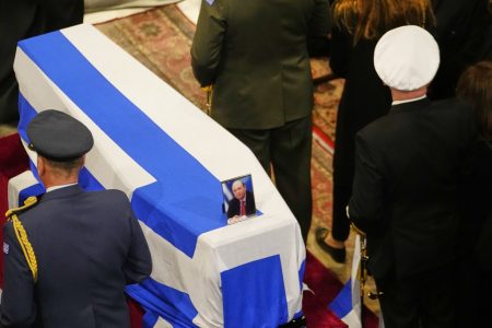 Υστατο Χαίρε στον Κώστα Σημίτη – Λεπτό προς λεπτό όλες οι εξελίξεις