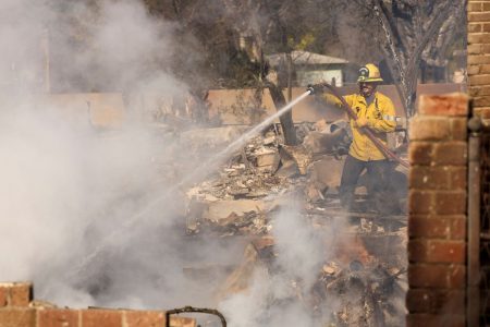 Φωτιά στο Λος Άντζελες: Χάος από λάθος μηνύματα εκκένωσης