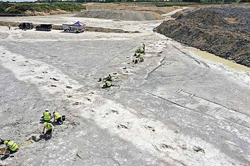 «Λεωφόρος δεινοσαύρων» αποκαλύφθηκε στη Βρετανία