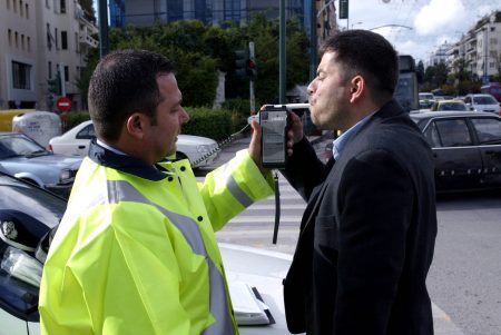 Μάστιγα στους ελληνικούς δρόμους οι μεθυσμένοι οδηγοί – Νέα περιστατικά σε Κρήτη και Θεσσαλονίκη