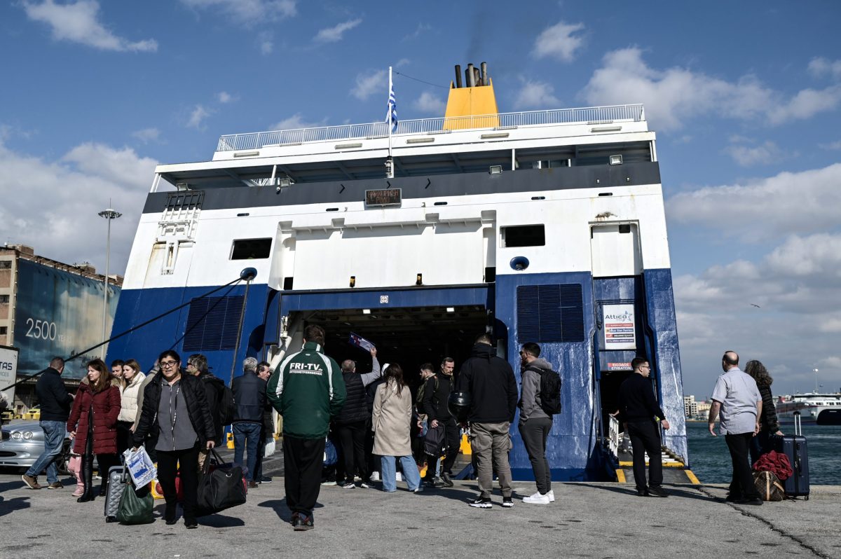 Επερώτηση γαλάζιων βουλευτών για εισιτήρια και ΦΠΑ στα νησιά