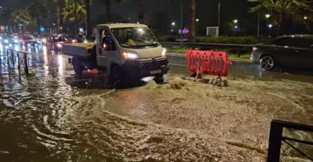 Κακοκαιρία: Πλημμυρισμένη με λύματα για τρίτη φορά η Ποσειδώνος – Βίντεο