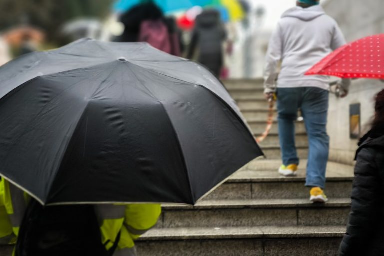 Καιρός: Βροχές, καταιγίδες και στο βάθος χιόνια – Με κρύο μπαίνει ο Φεβρουάριος