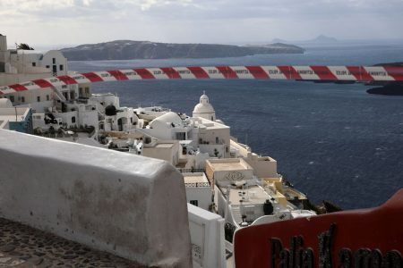 Σεισμοί στη Σαντορίνη: Συνεχίζεται η «καταιγίδα» δονήσεων – Οι νέες εκτιμήσεις των ειδικών