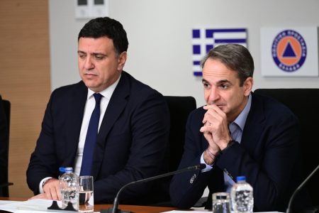 Μητσοτάκης: Κλειστά σχολεία έως 21/2 σε Σαντορίνη, Iο, Ανάφη, Αμοργό